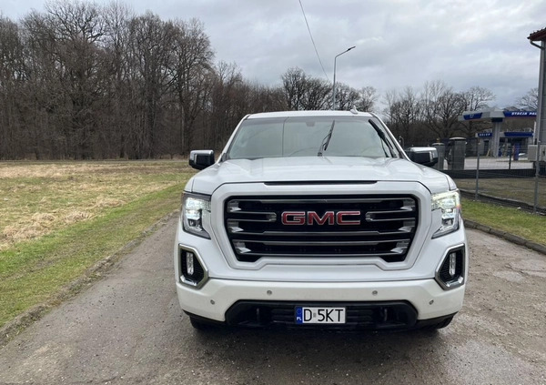 GMC Sierra cena 285000 przebieg: 128000, rok produkcji 2019 z Bardo małe 211